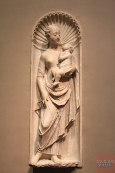 ワシントンD.C.にあるナショナルギャラリー内の彫刻