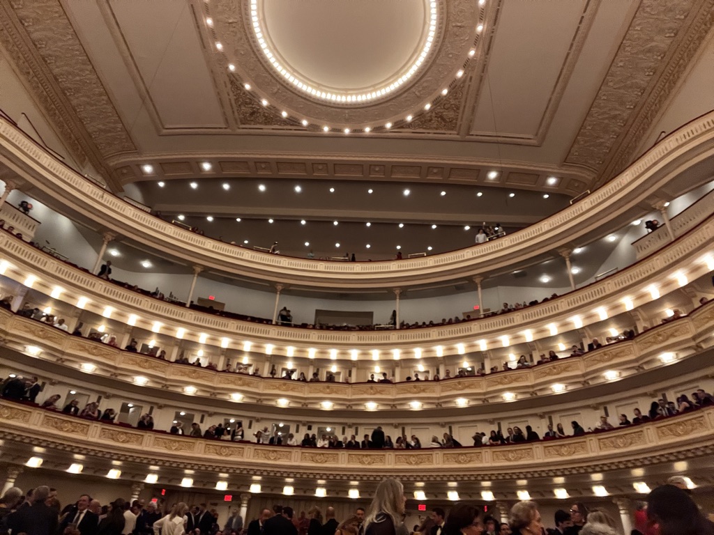 アメリカ　ニューヨーク　カーネギーホール　客席
